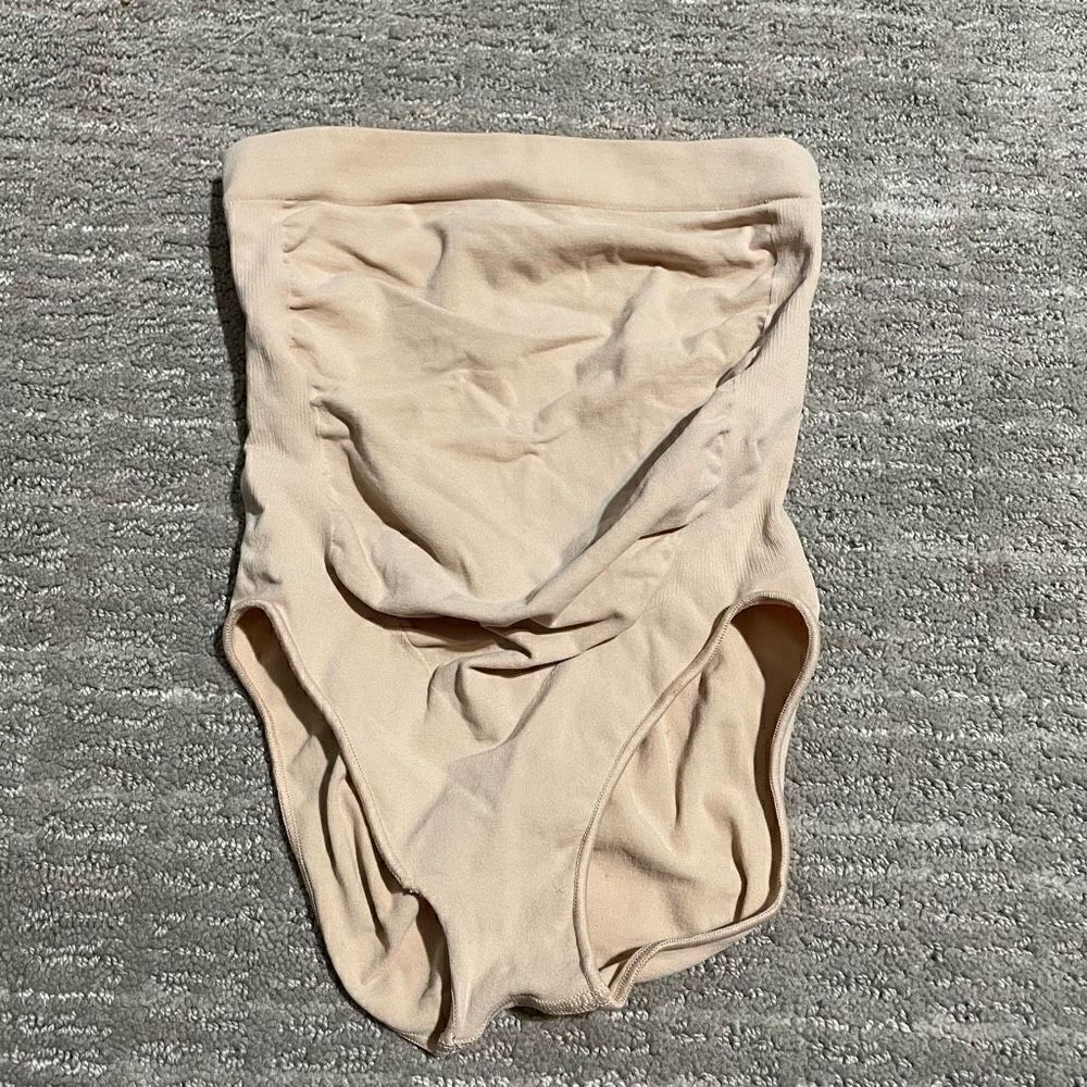SKIMS Maternity Sculpting High Waisted Brief Nude/Clay XXS/XS NWOT